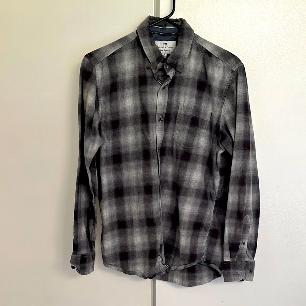 Men’s long sleeve button down shirt